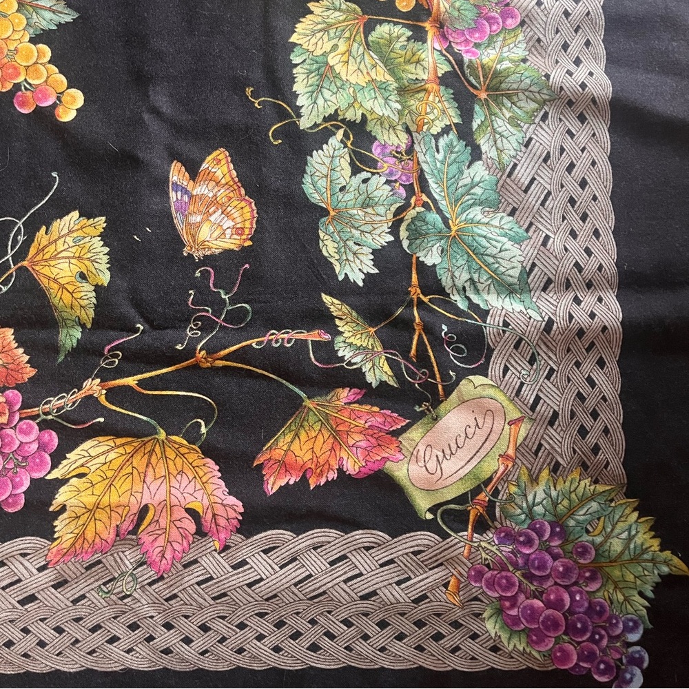 Vintage GUCCI grape leaves scarf